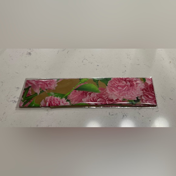 The 7 Virtues Amber Vanilla Eau de Parfum Comes with EXCLUSIVE Scarf - Picture 5 of 5